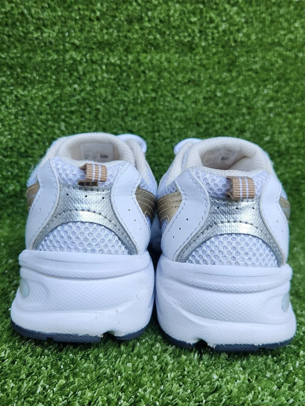 New Balance 530 Big Boys Running White Metallic Gold Comfy Youth Size 5 Sneakers